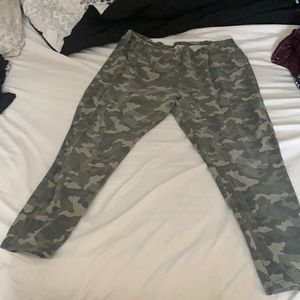 Camo leggings